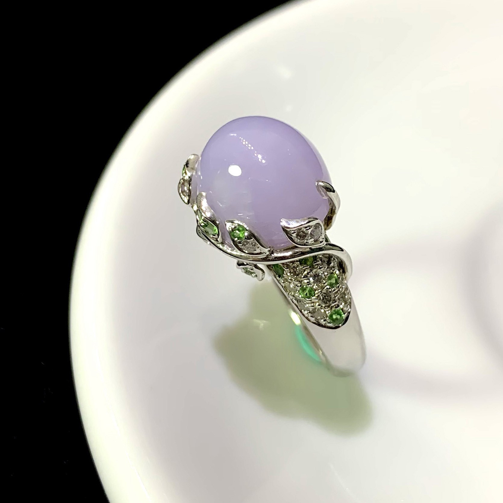 設計款紫羅蘭蛋面戒