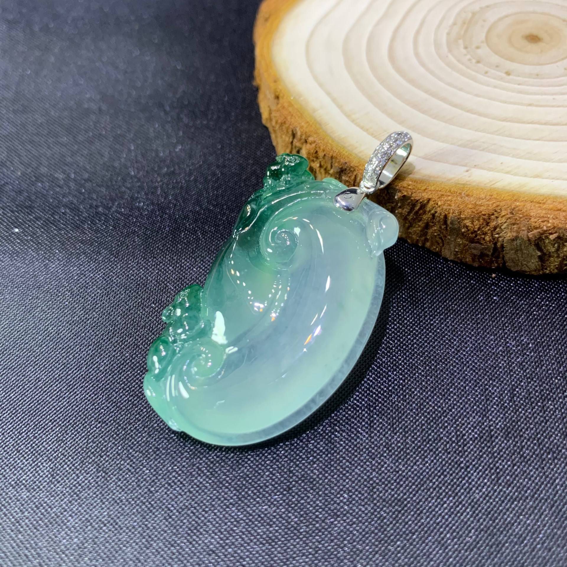 玻璃種松鼠如意玉墜(已售出)