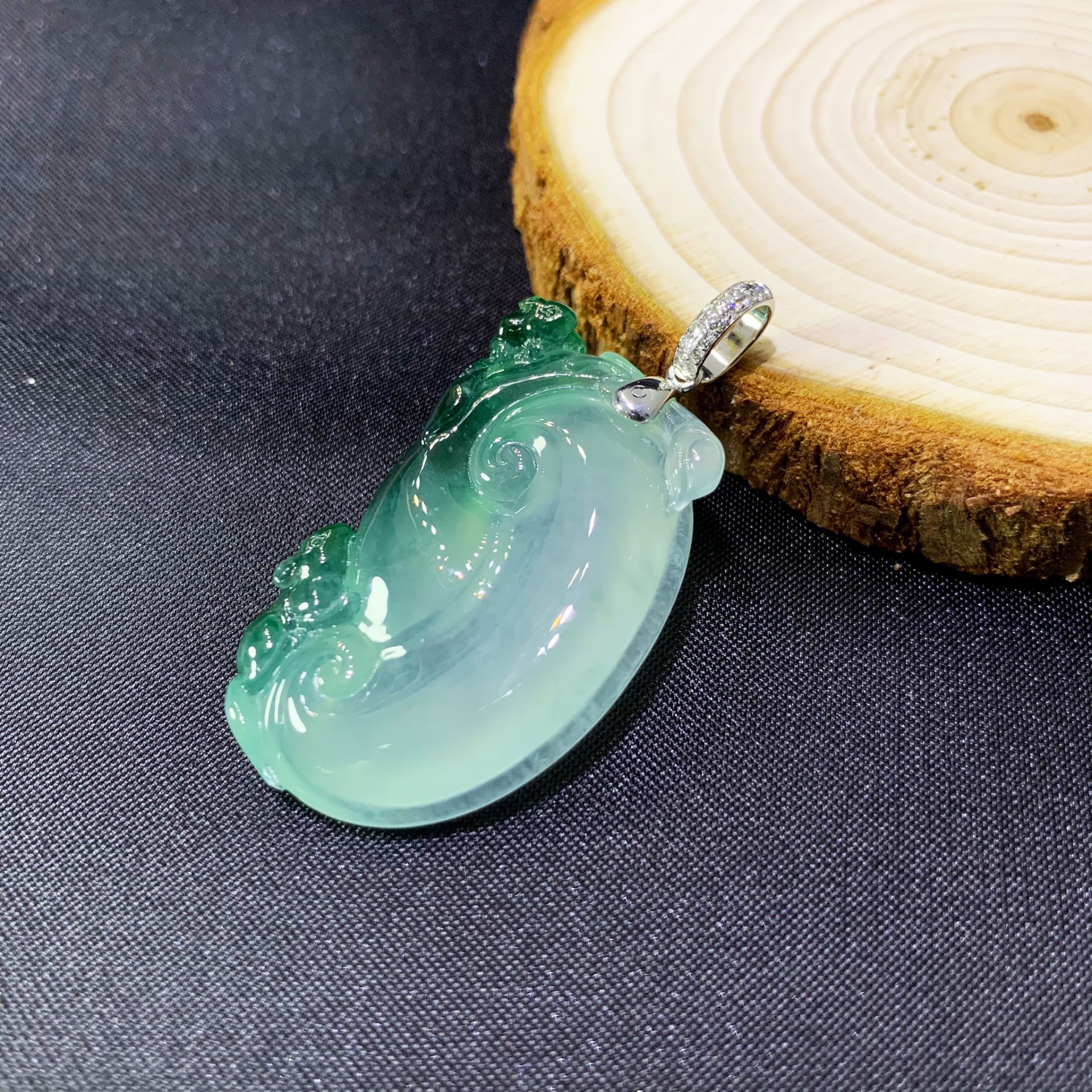 玻璃種松鼠如意玉墜(已售出)