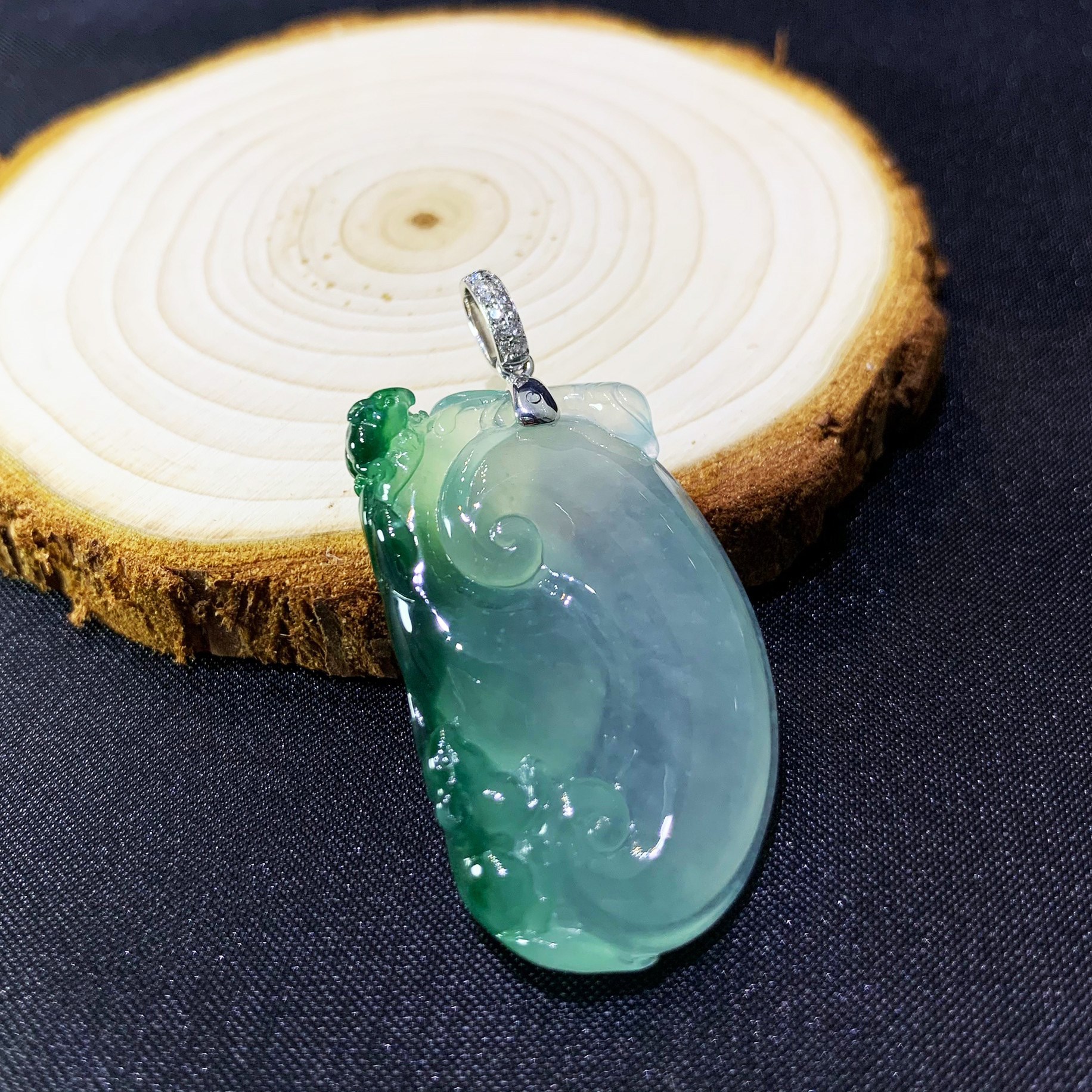 玻璃種松鼠如意玉墜(已售出)