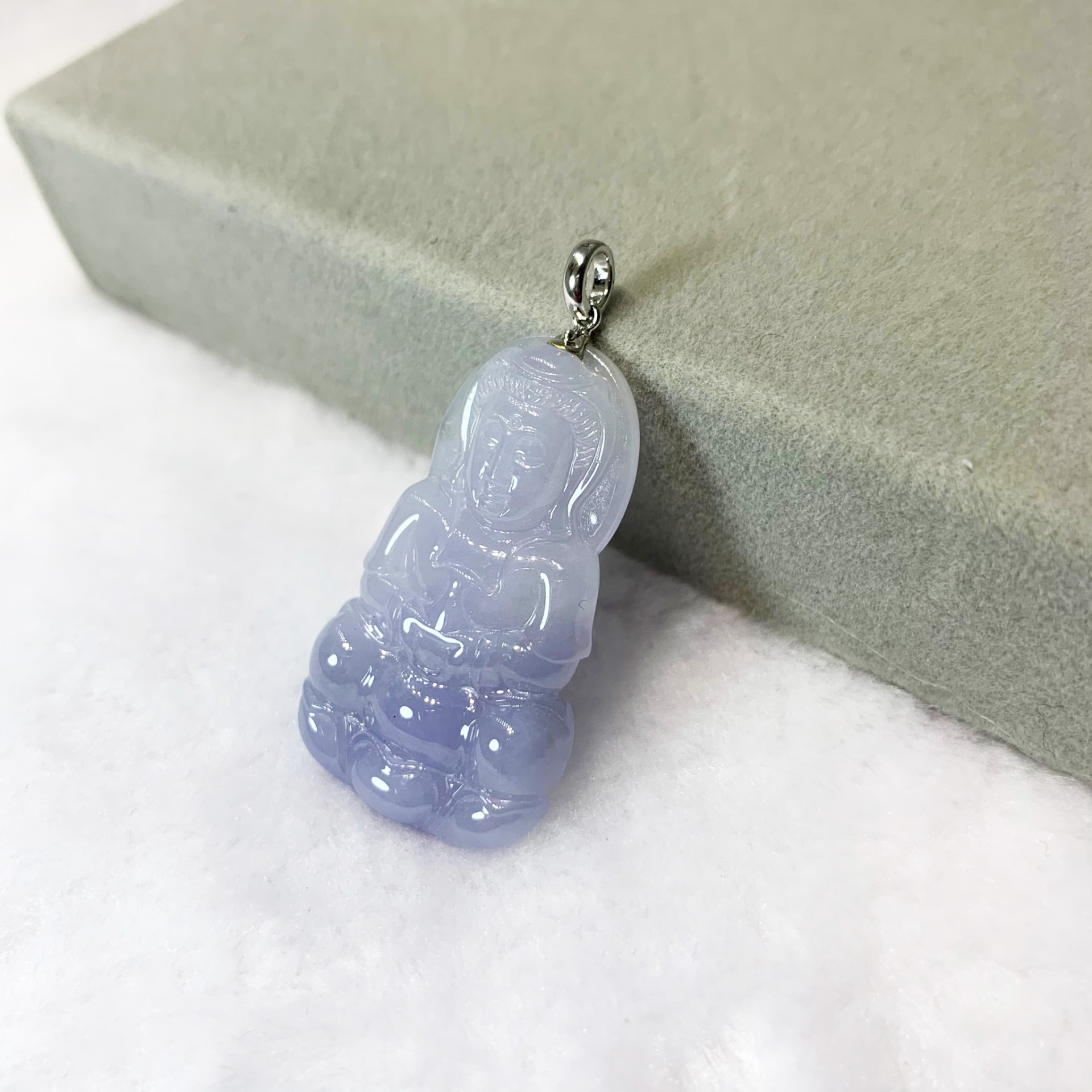紫羅蘭坐姿觀音玉墜(已售出)