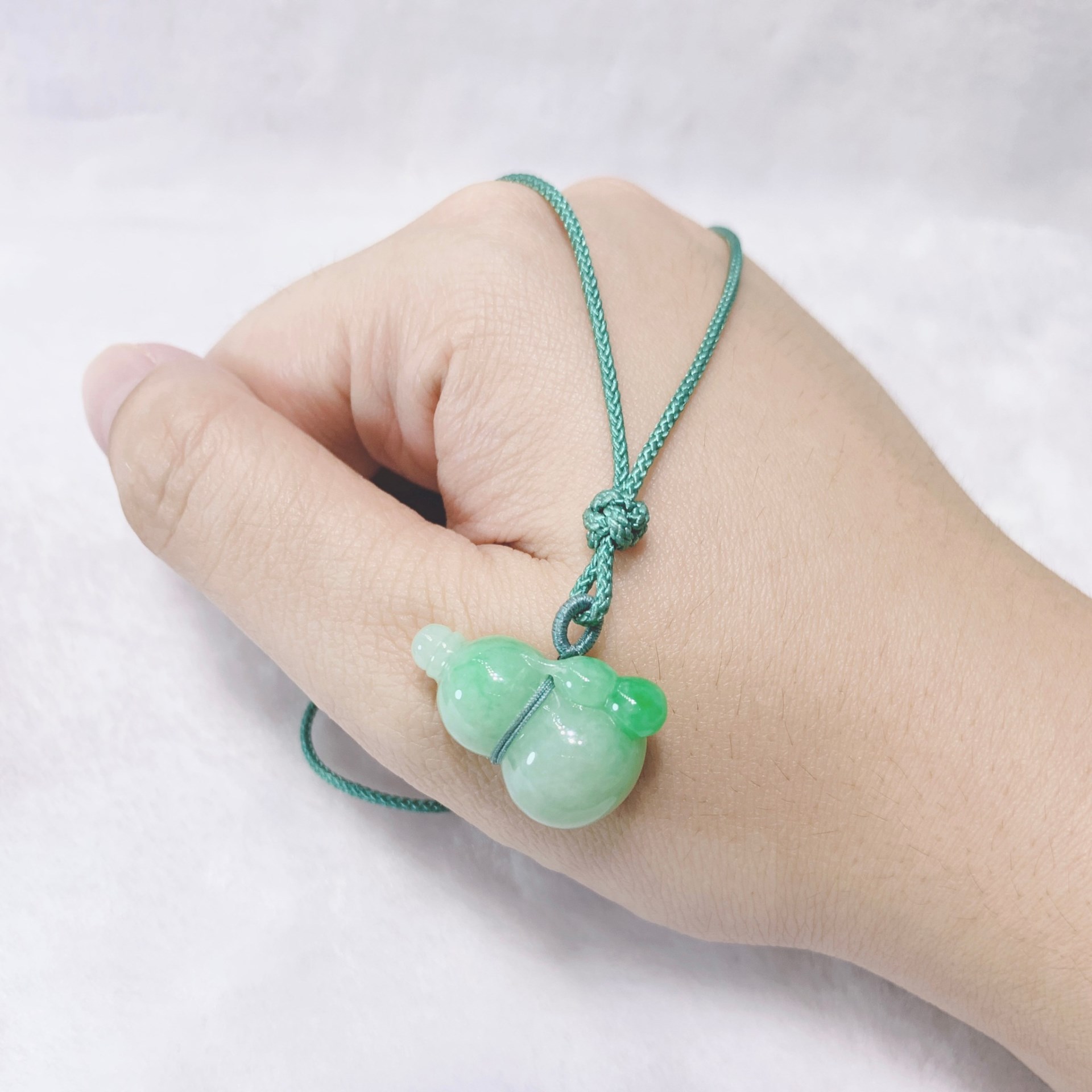 白底青立體葫蘆玉墜(已售出)