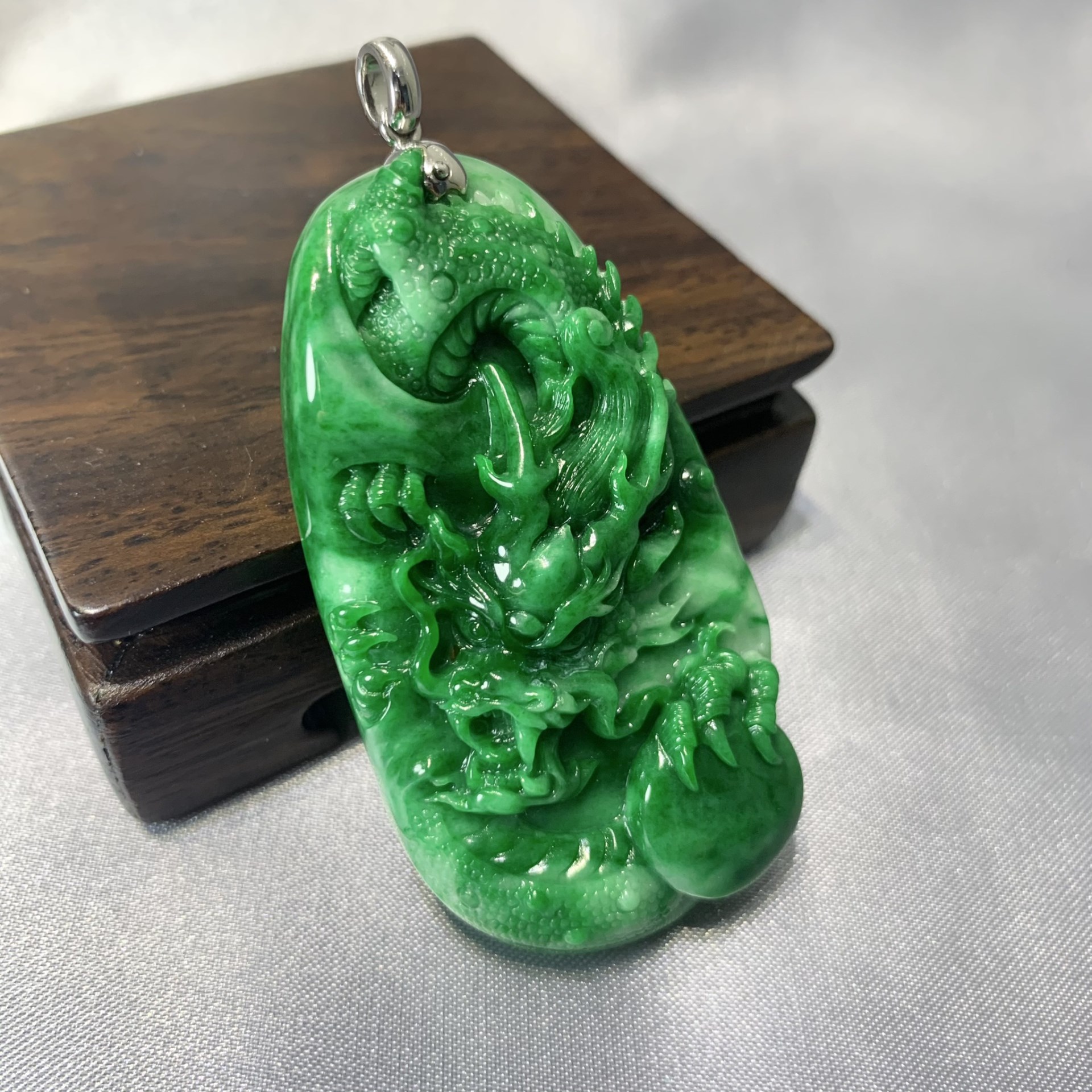 翡翠神龍戲珠玉墜(已售出)