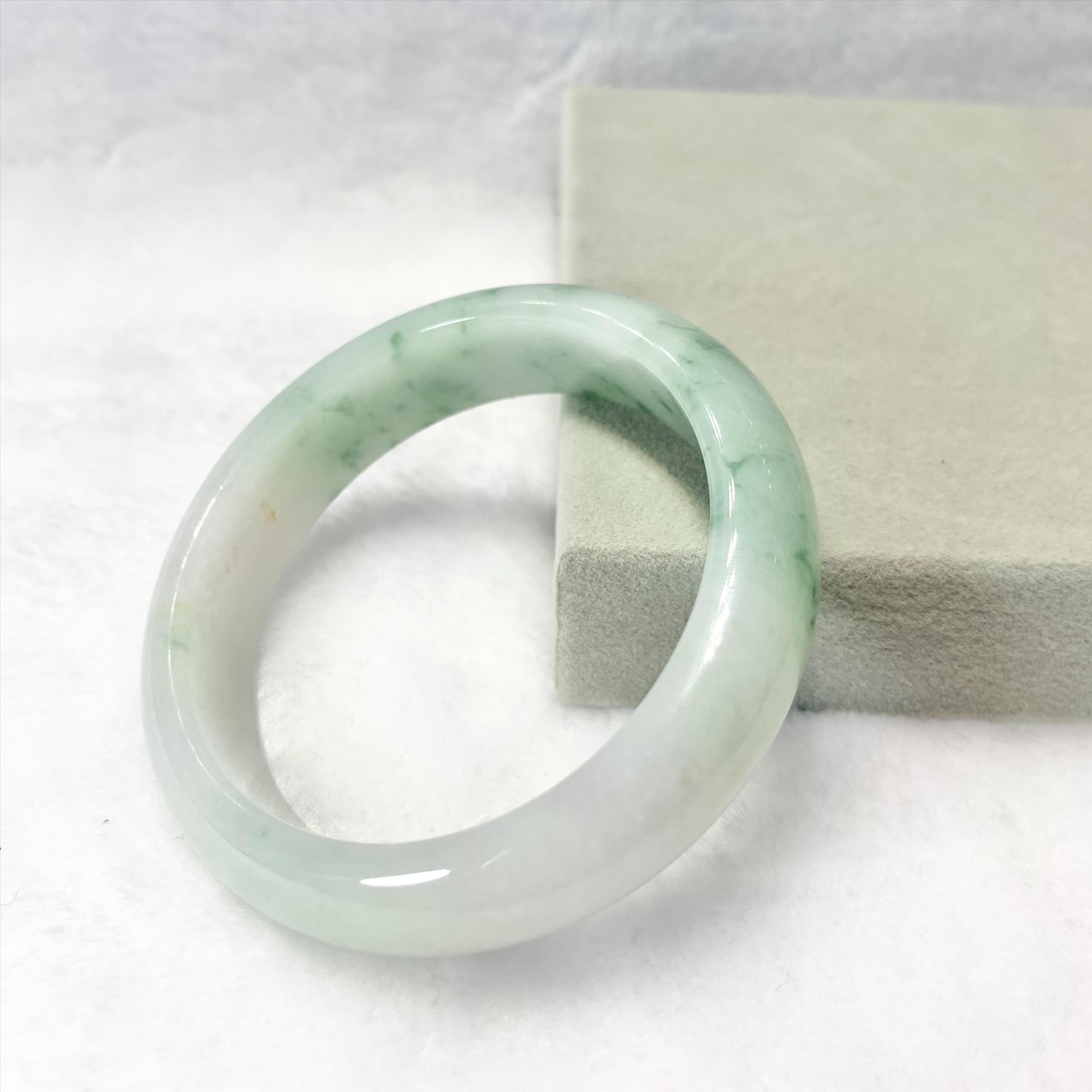 糯種飄花翡翠玉鐲 #17.5-18