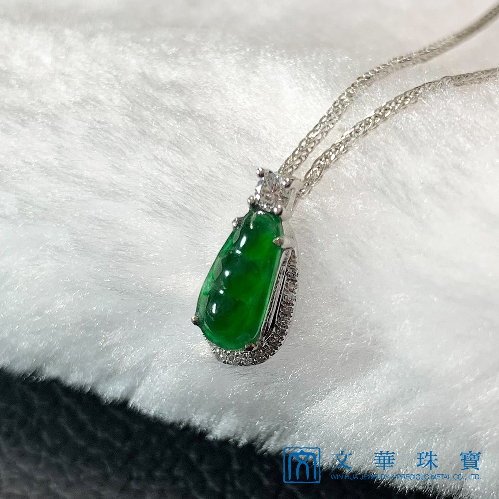 冰種翡翠綠豆莢鑽墜
