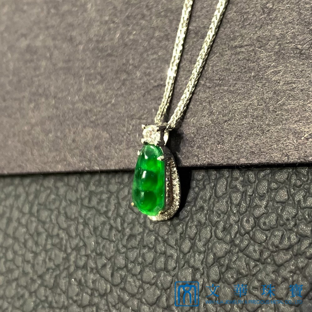 冰種翡翠綠豆莢鑽墜
