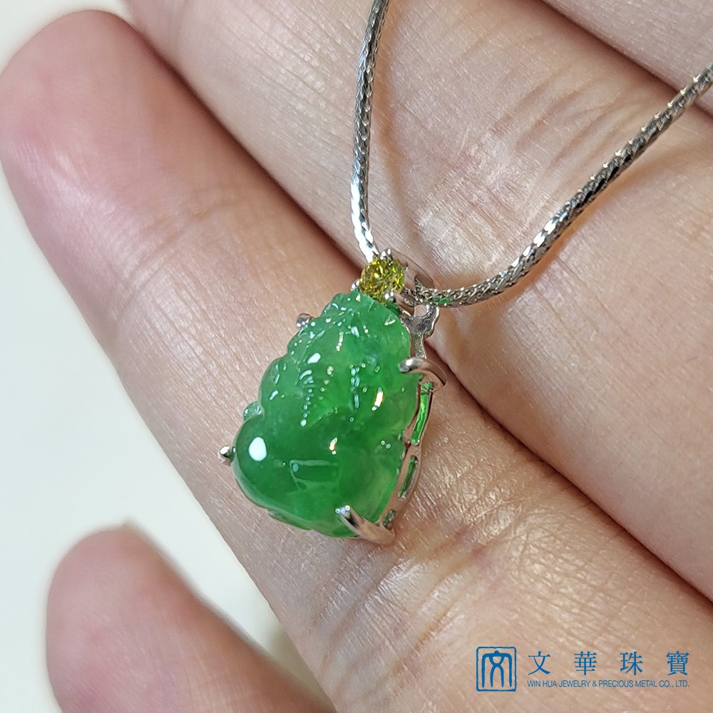 翡翠小貔貅玉墜 鑲嵌黃彩鑽墜頭 (已售出)