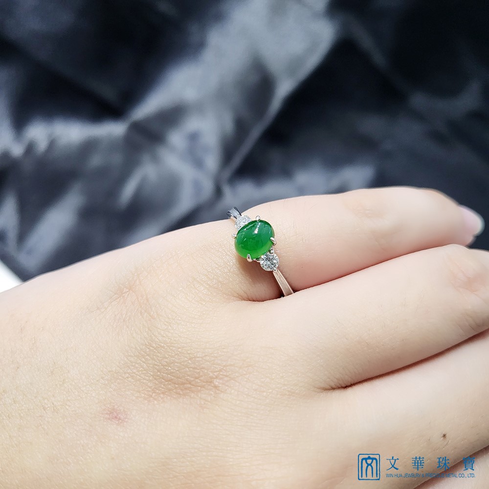 冰種翠綠翡翠戒指 鑲嵌天然真鑽(已售出)