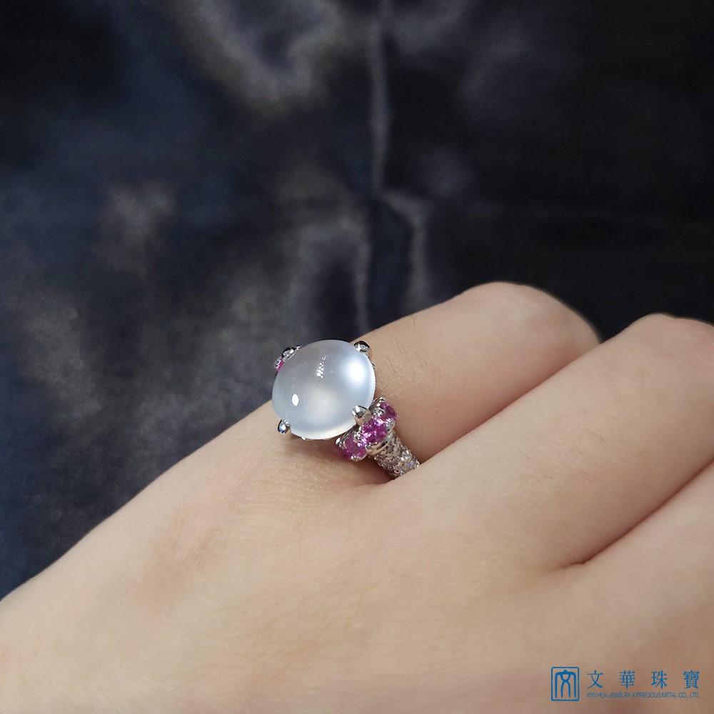 冰玻蛋面翡翠鑽戒 (已售出)