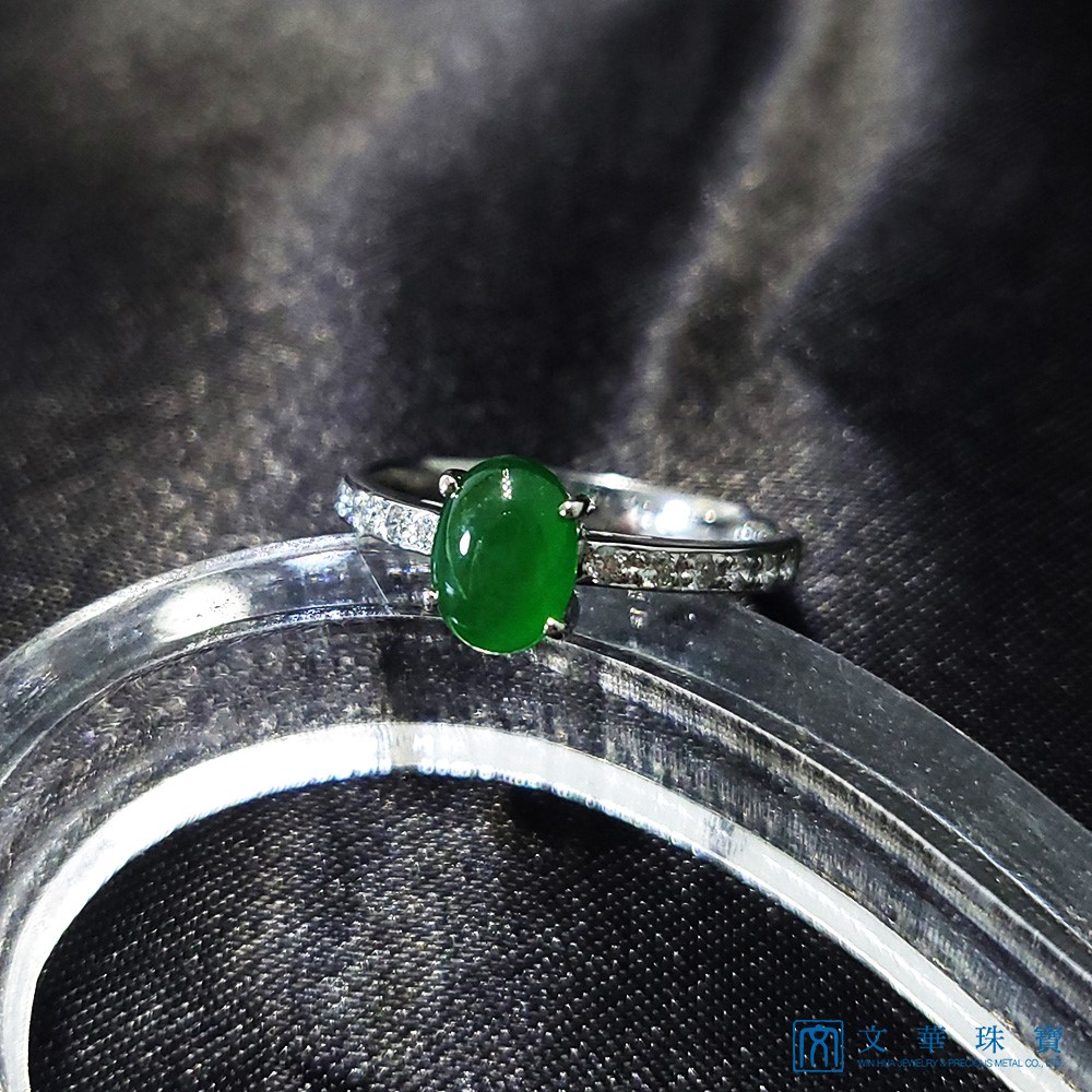 翡翠蛋面經典鑽戒 國際圍11.5號