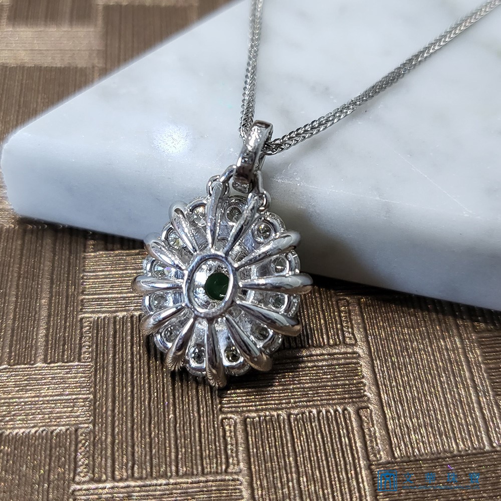 翡翠蛋面黃彩鑽墜