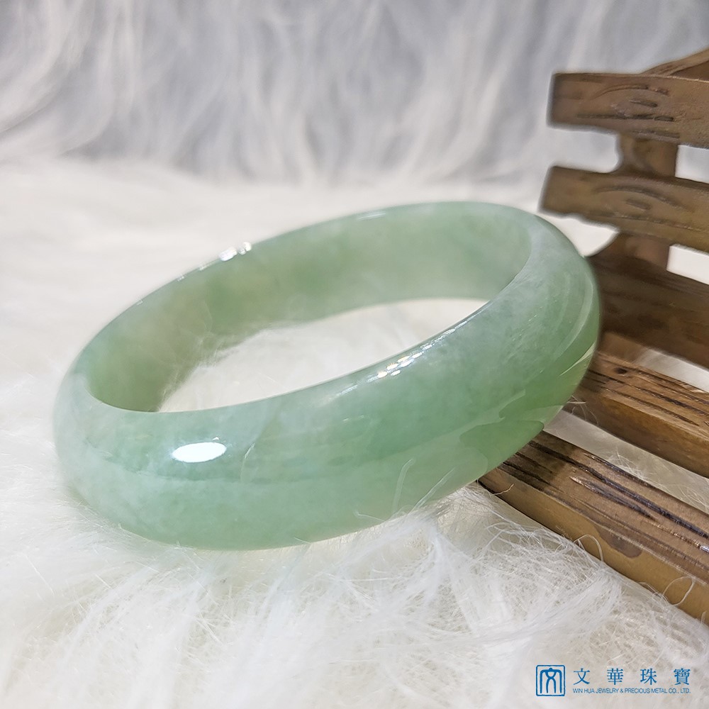 芙蓉綠滿綠寬版玉鐲 17.5圍(已售出)