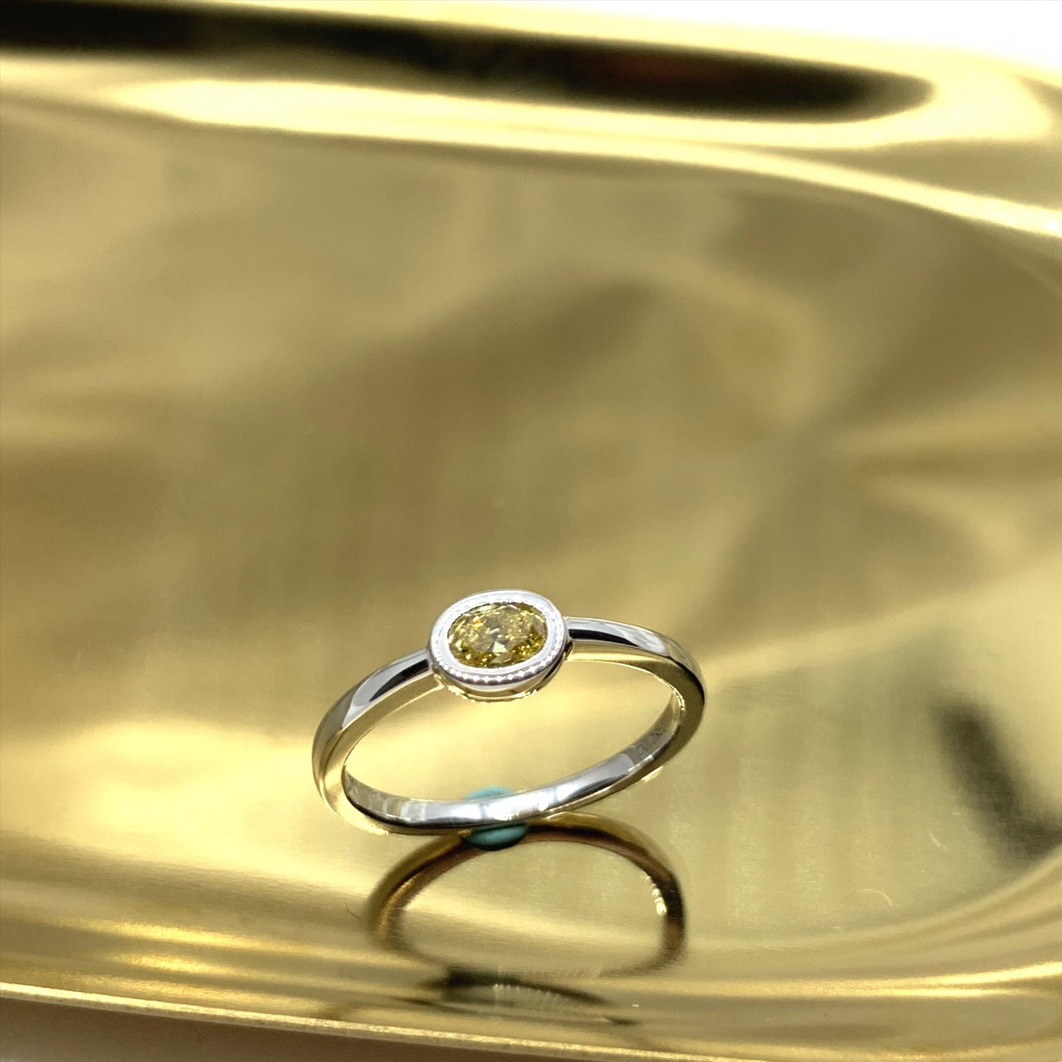 經典款黃彩鑽戒