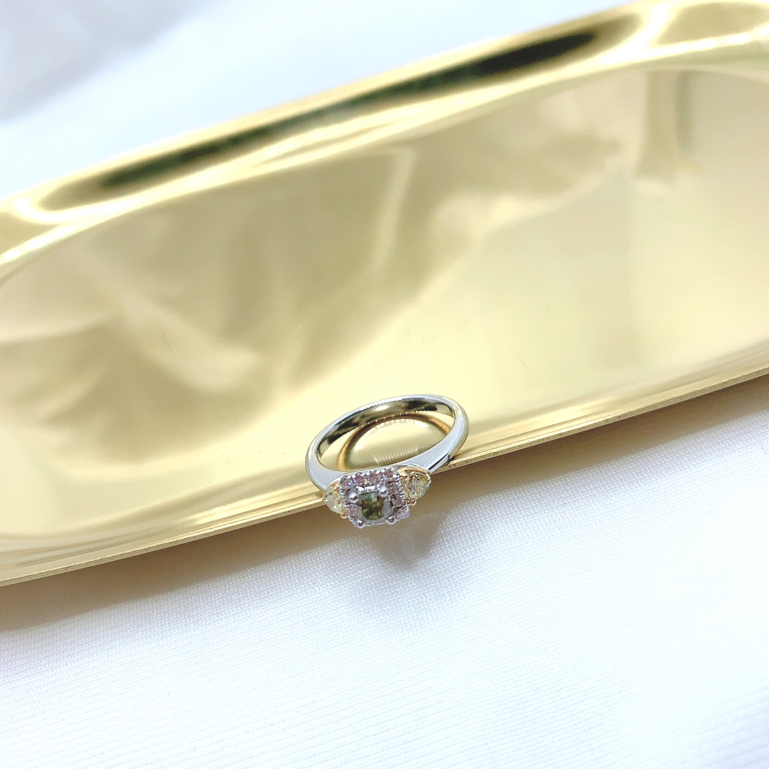 變色龍彩鑽戒指