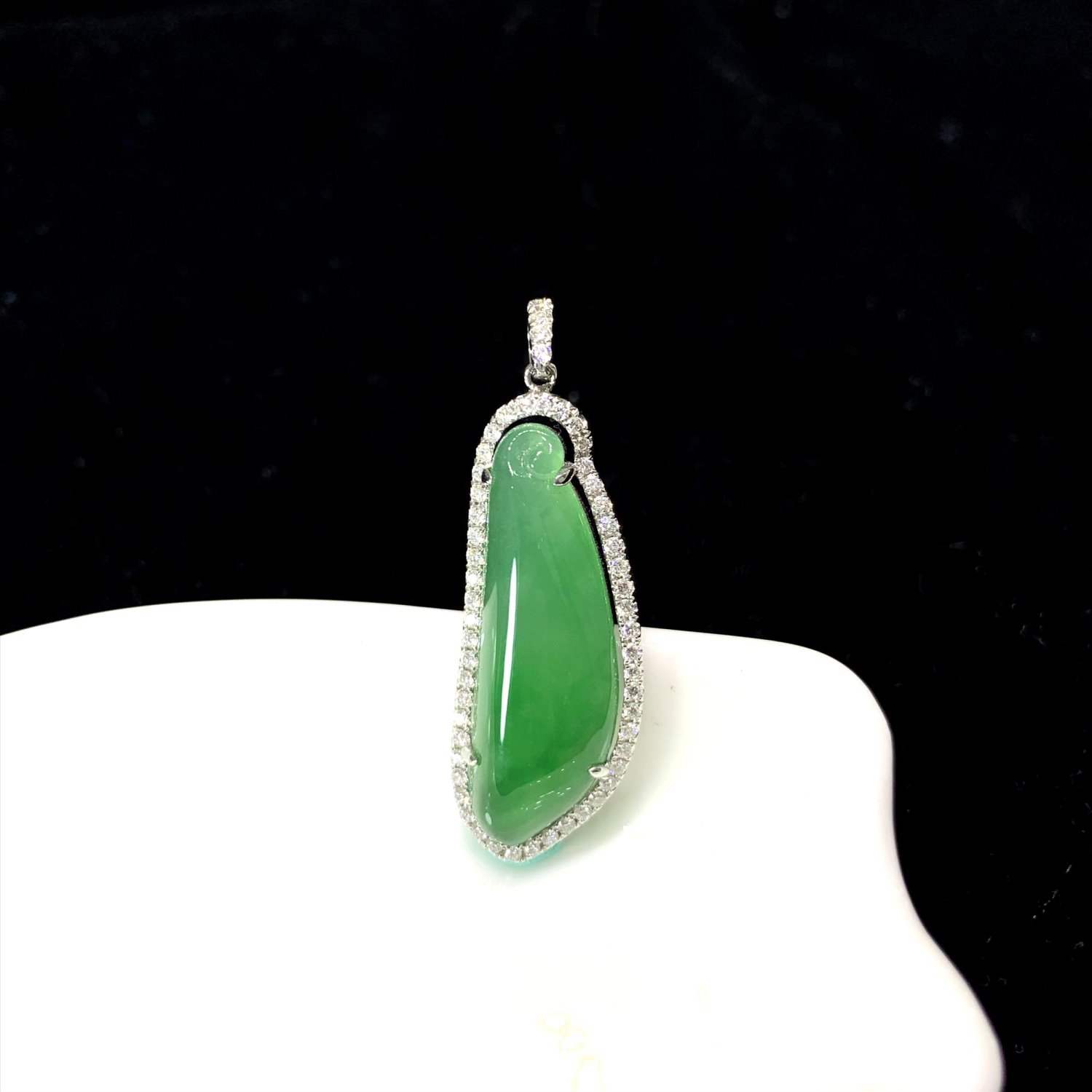 冰翡翠福瓜墜(已售出)