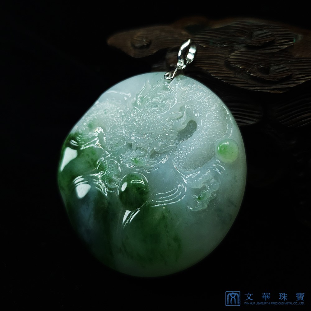 翡翠神龍正圓玉牌