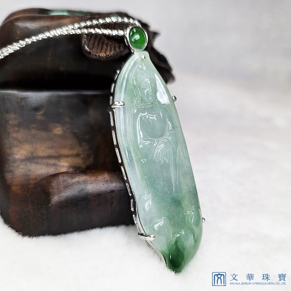 冰芙蓉帶綠觀音玉墜