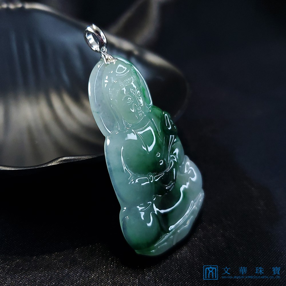 冰種帶綠坐姿大觀音(已售出)