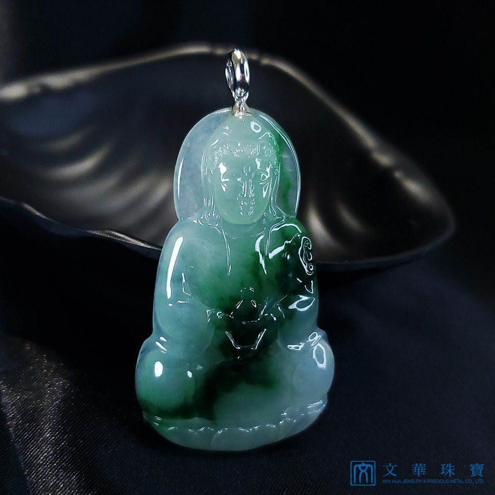冰種帶綠坐姿大觀音(已售出)
