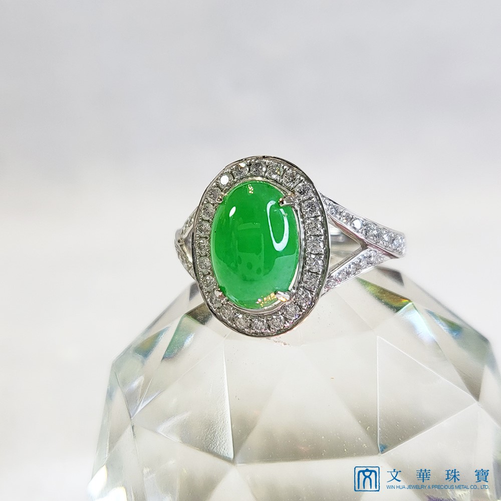 陽綠翡翠蛋面鑽戒 國際圍10號(已售出)