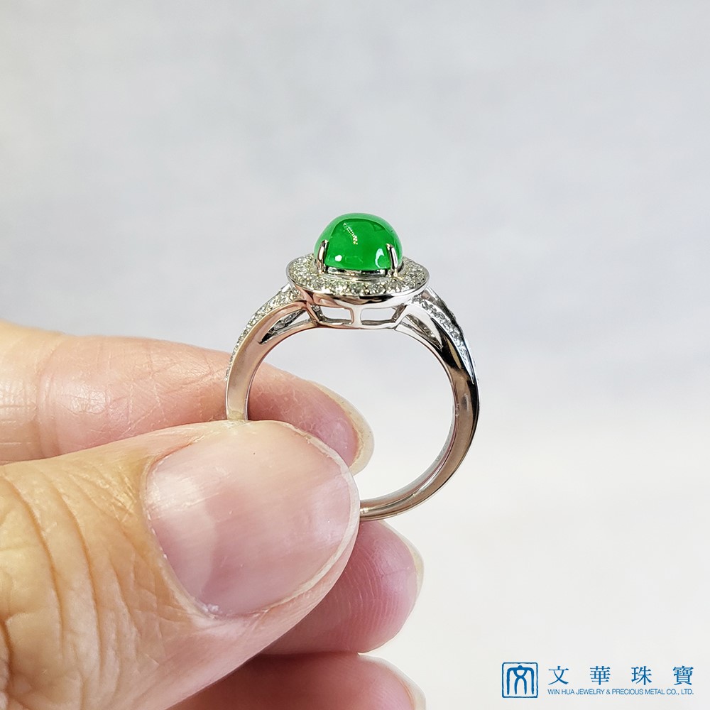 陽綠翡翠蛋面鑽戒 國際圍10號(已售出)