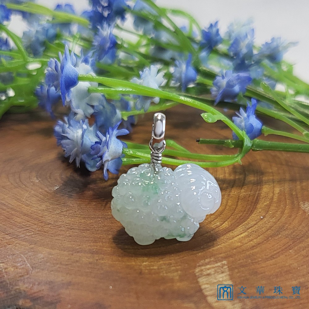 芙蓉綠立體綿羊玉墜