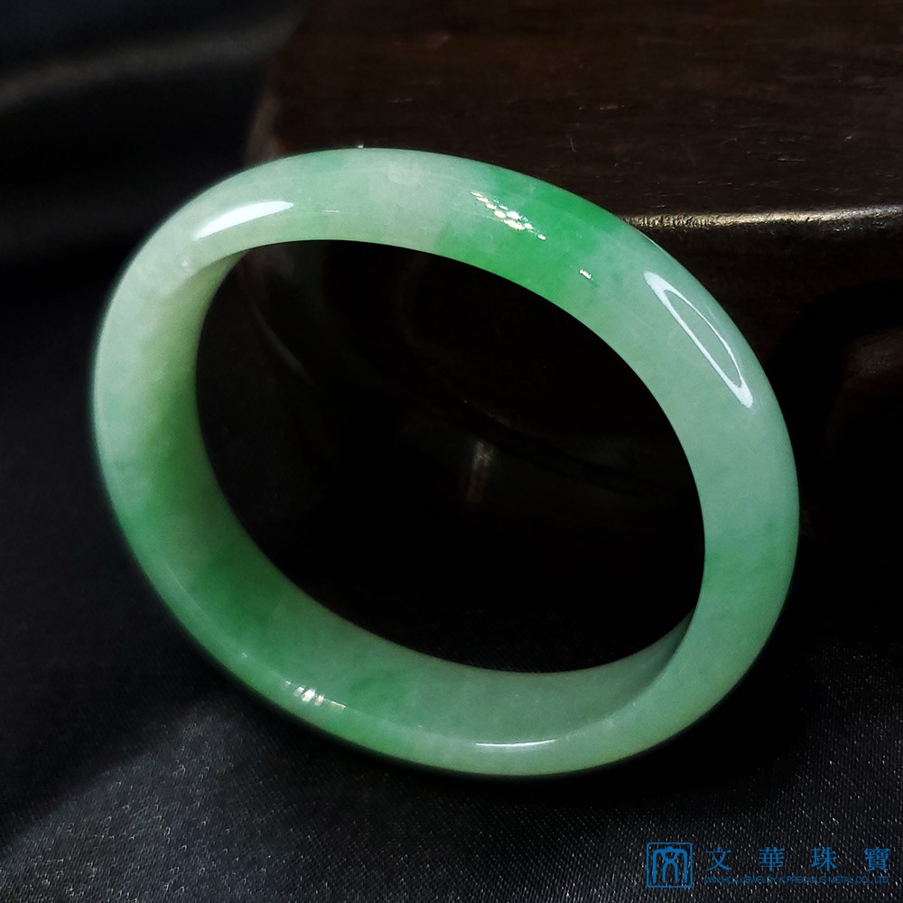 翡翠冰種陽綠玉鐲 17圍 貴妃鐲