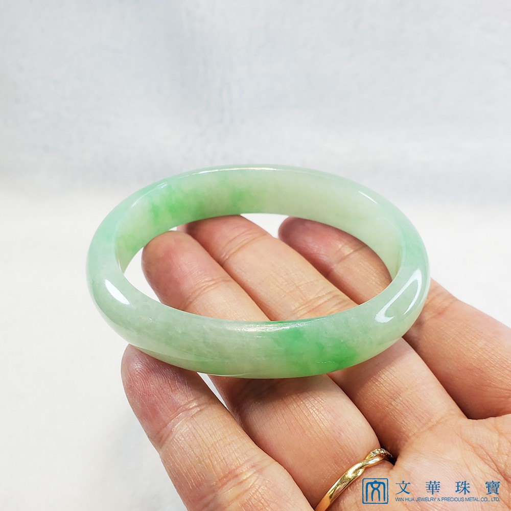 翡翠冰種陽綠玉鐲 17圍 貴妃鐲