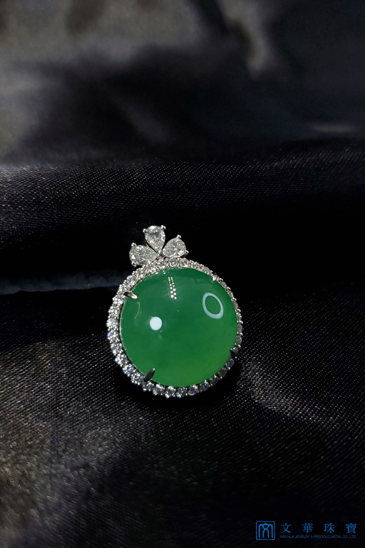 翡翠玻璃種翠綠蛋面鑽墜(已售出)