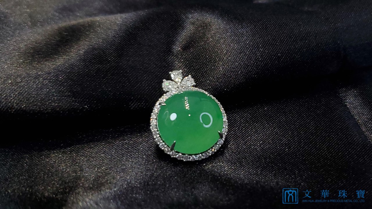 翡翠玻璃種翠綠蛋面鑽墜(已售出)