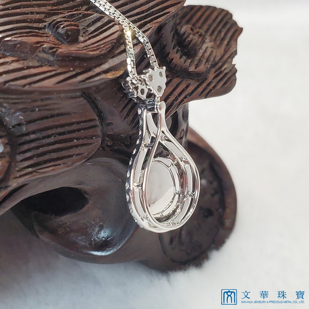 翡翠蛋面水滴鑽墜