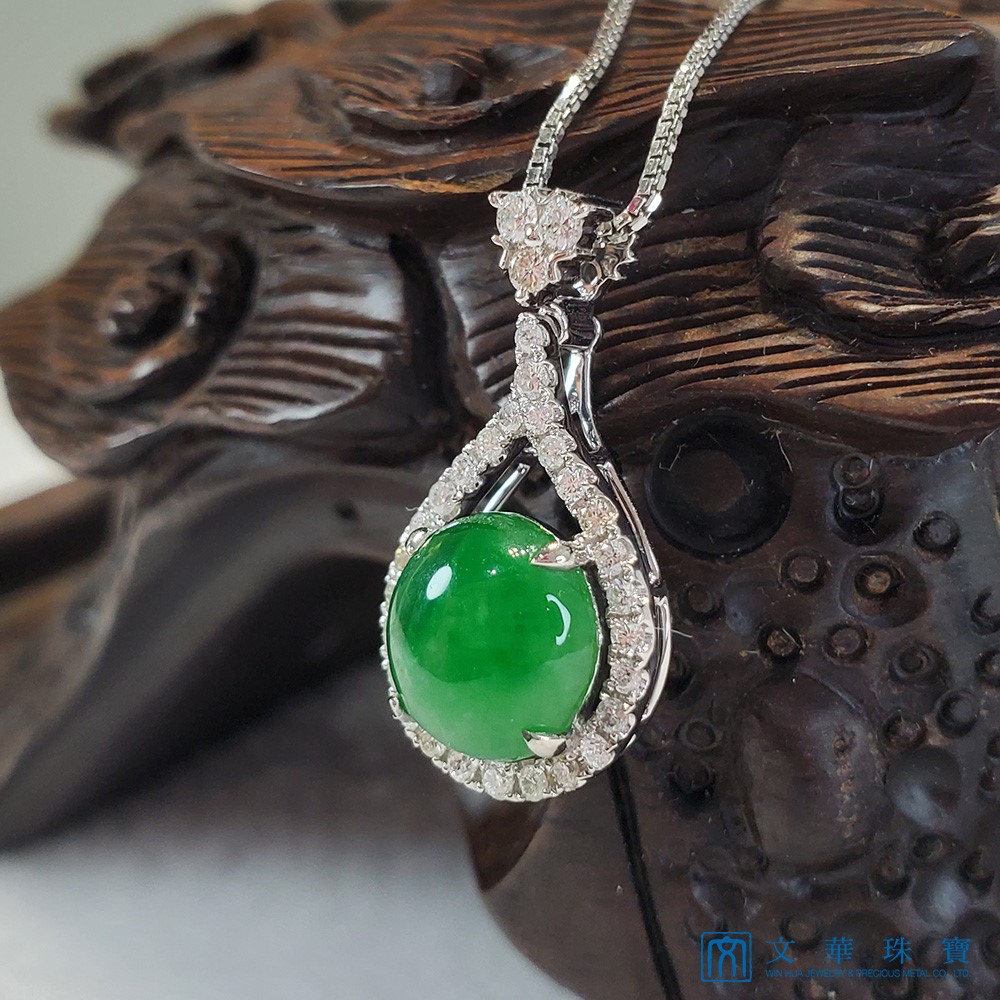 翡翠蛋面水滴鑽墜