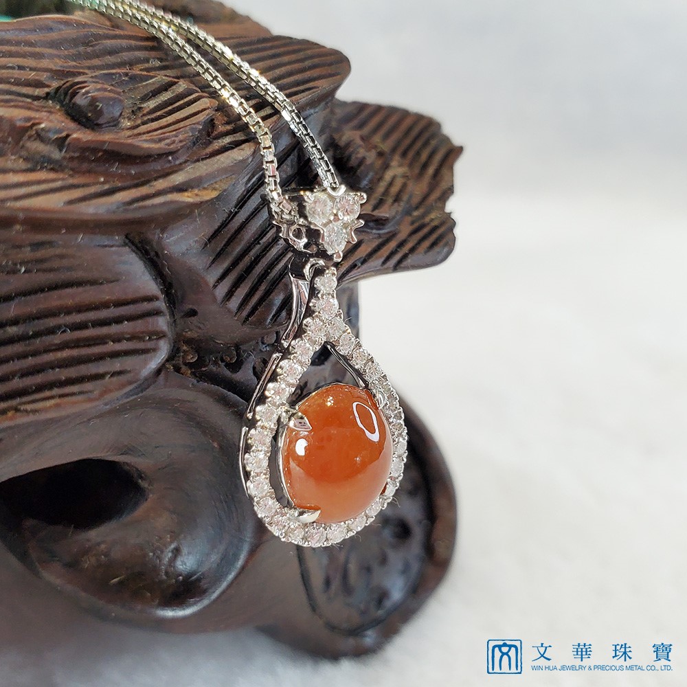  紅翡蛋面水滴型翡翠鑽墜