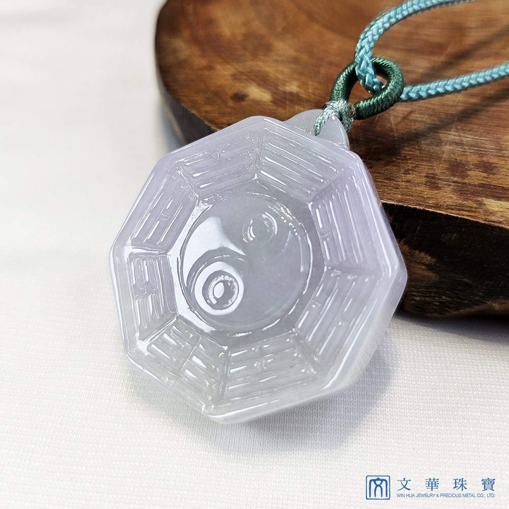 淡春彩八卦玉墜