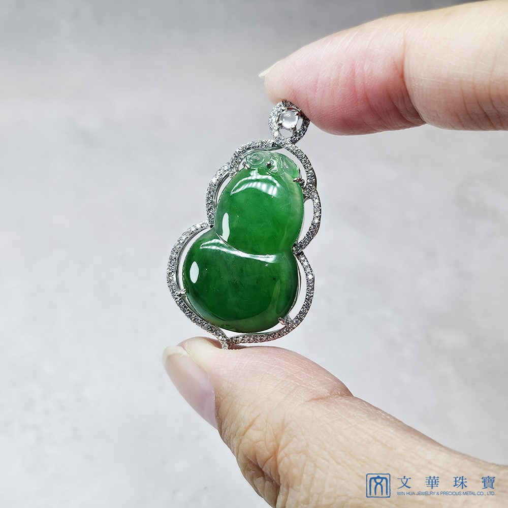 翡翠葫蘆鑽墜 附中國寶石證書(已售出)