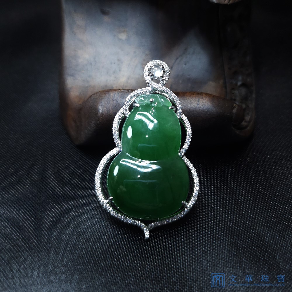 翡翠葫蘆鑽墜 附中國寶石證書(已售出)