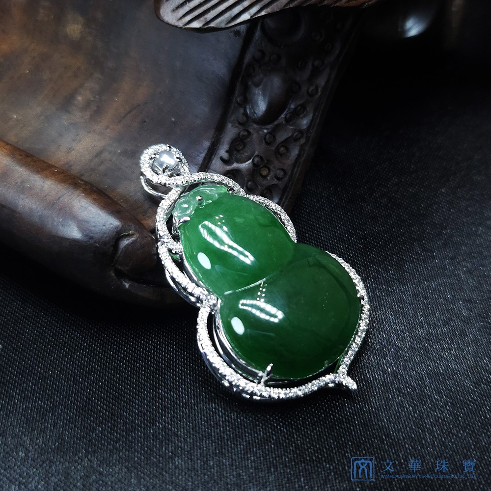 翡翠葫蘆鑽墜 附中國寶石證書(已售出)