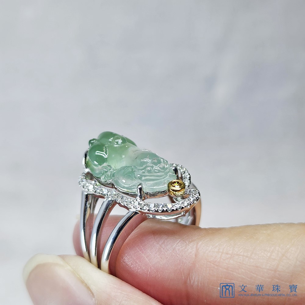 玻璃種貔貅咬錢玉戒 國際圍11號