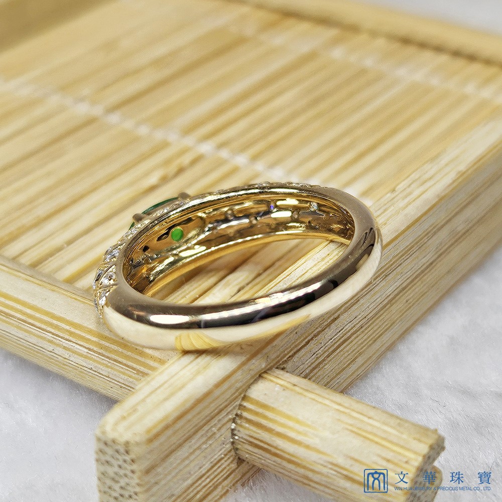 翡翠帝王綠蛋黃K鑽戒 國際圍8號