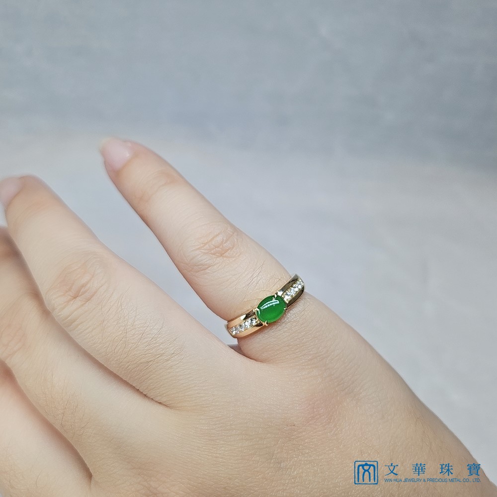 帝王綠翡翠蛋面鑽戒 黃K金 國際圍10號(已售出)