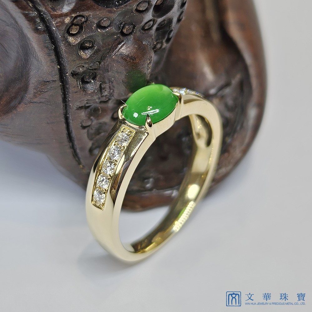 帝王綠翡翠蛋面鑽戒 黃K金 國際圍10號(已售出)