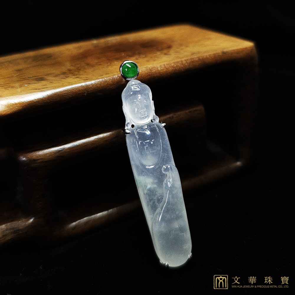 木拿種立姿如來佛玉墜