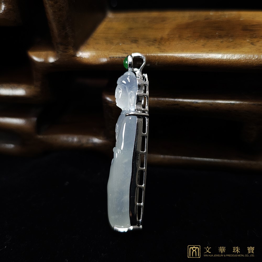 木拿種立姿如來佛玉墜