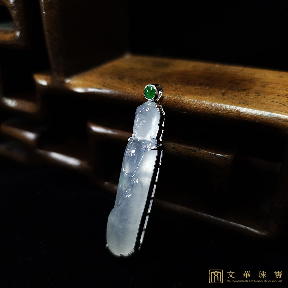 木拿種立姿如來佛玉墜