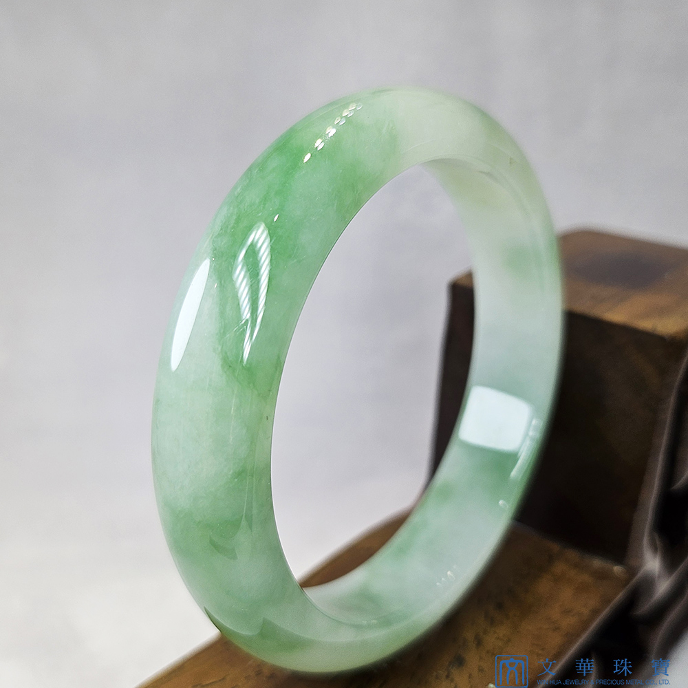 冰糯陽綠翡翠玉鐲  18.5圍(已售出)