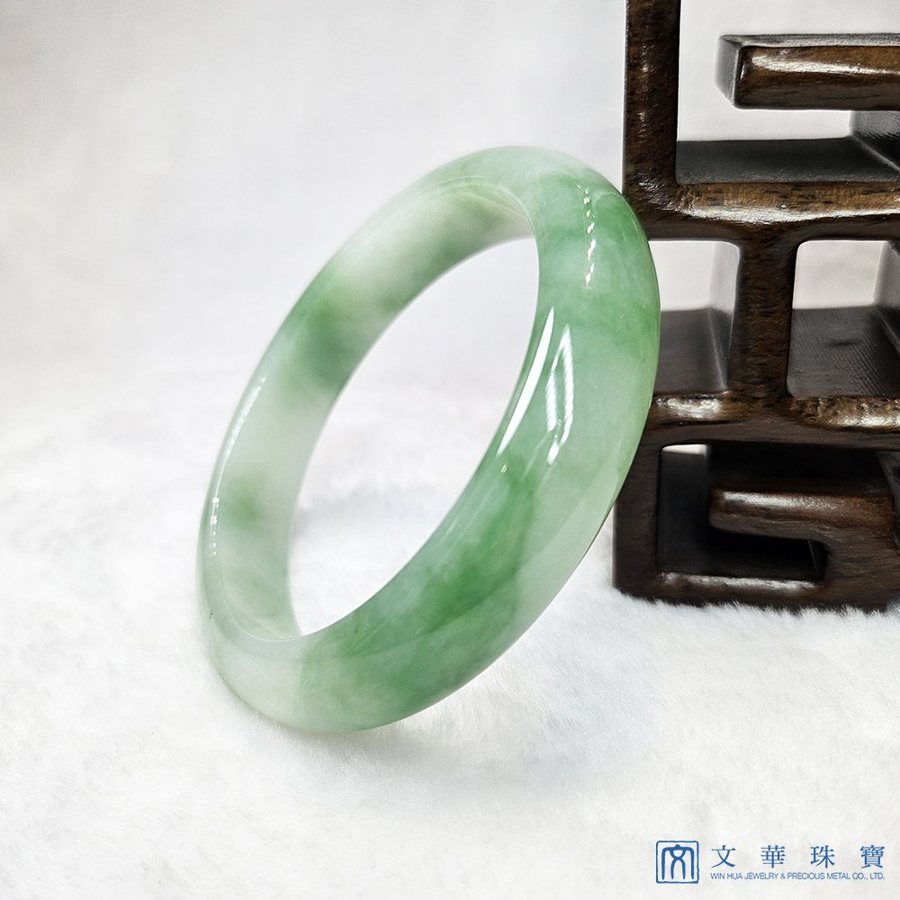 冰糯陽綠翡翠玉鐲  18.5圍(已售出)