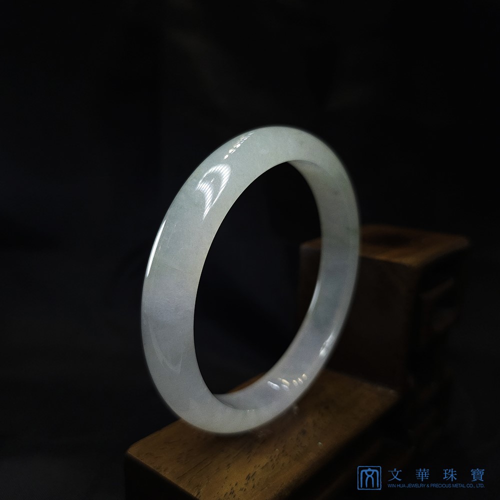 翡翠冰種淡綠玉鐲 19.8圍