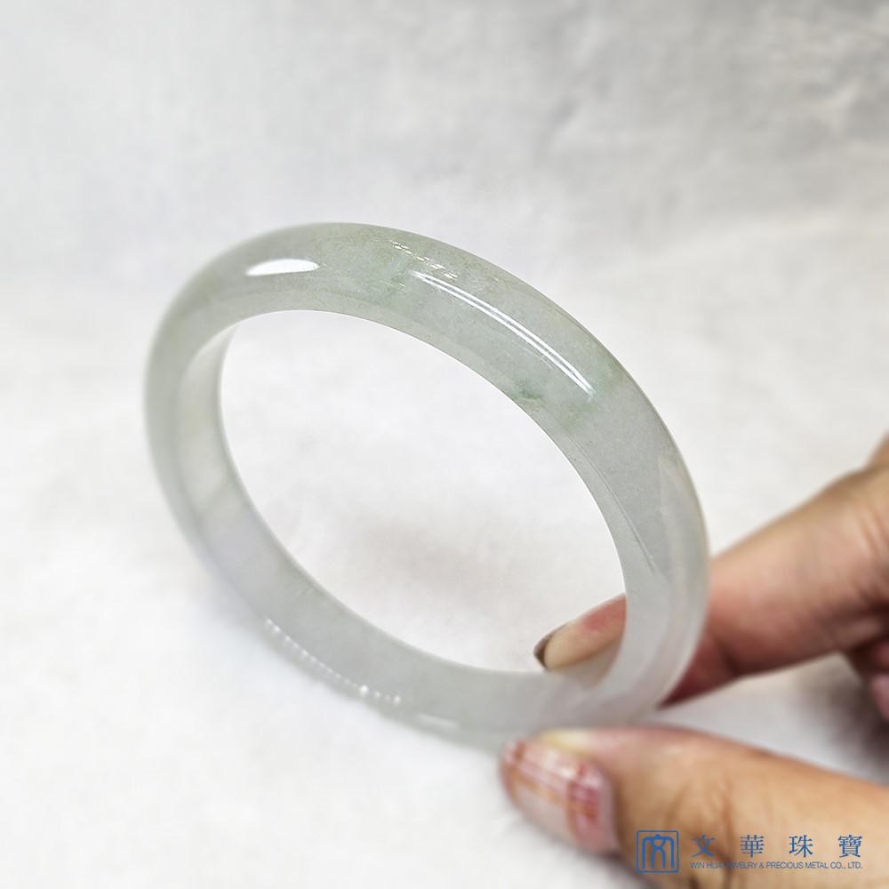 翡翠冰種淡綠玉鐲 19.8圍