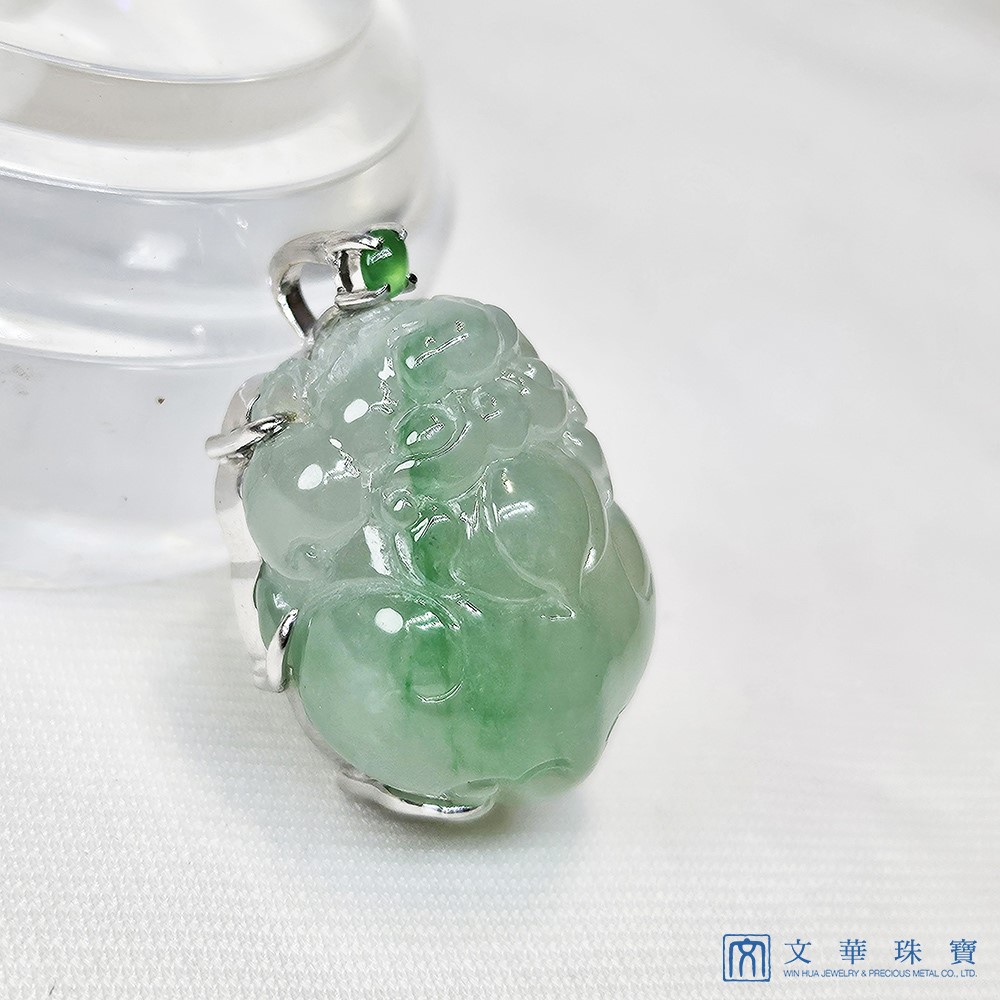 冰種飄陽綠貔貅玉墜