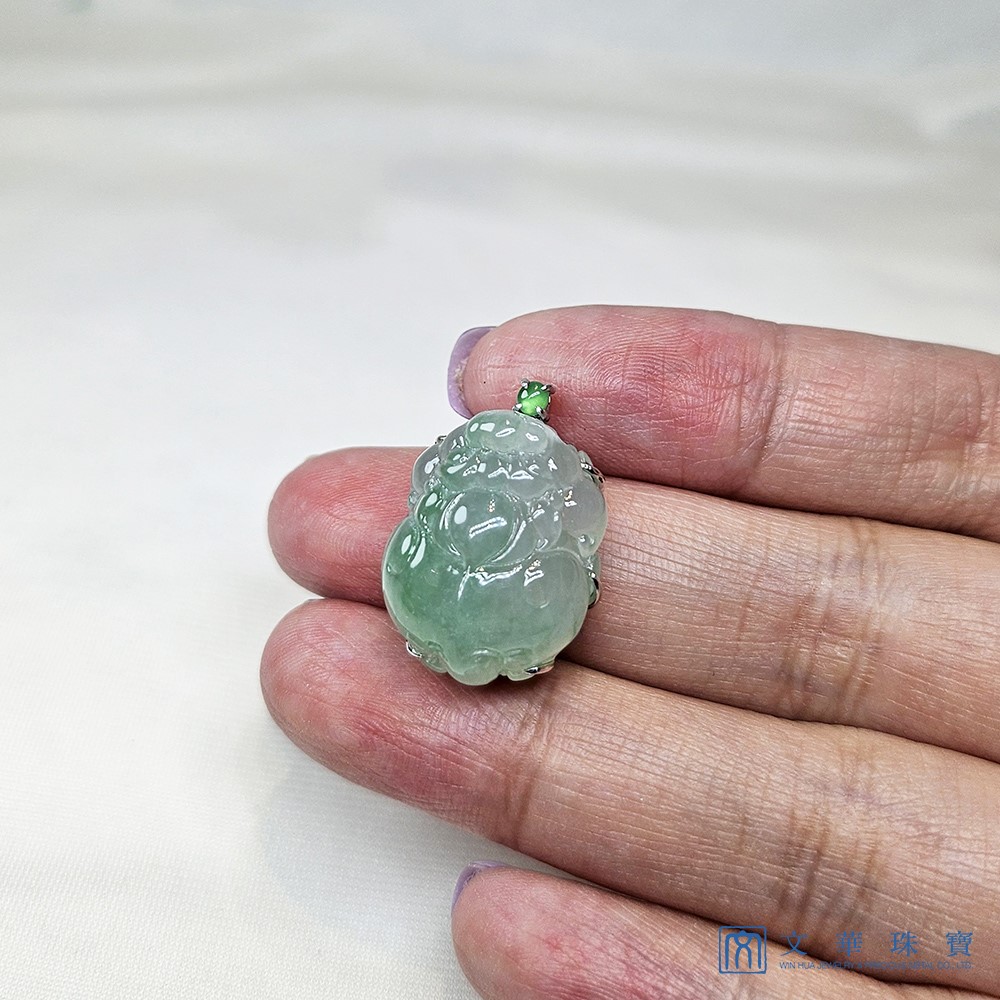 冰種飄陽綠貔貅玉墜